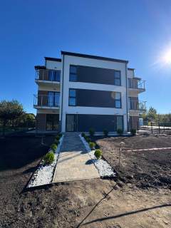 Ostatni apartament nad jeziorem z ogródkiem