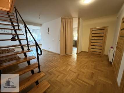 Nowoczesny dom parterowy - gotowy do zamieszkania zadbany ogród