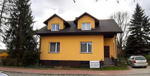 Dom z gospodarstwem