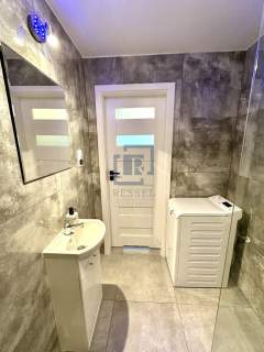 2 pokoje Osobna kuchnia Balkon Piwnica