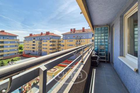 Nowe 2 pokojowe m. z balkonem - Strońska