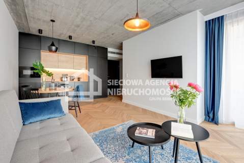 Dwupoziomowy 3-pokojowy apartament w Sopocie