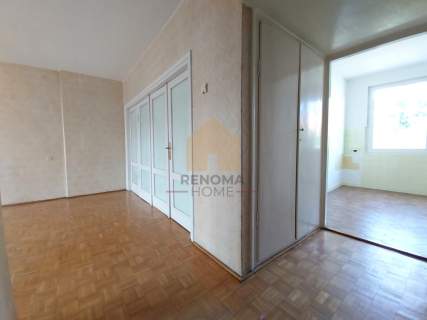 4 pokoje zabudowany balkon parking dwustronne