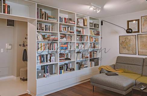Nowoczesny apartament z dużym balkonem i recepcją