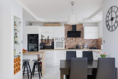 91,6 m 4 pokoje Balkon Kameralne osiedle