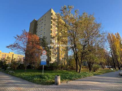 Czyżyny   3 pokoje z balkonem i piwnicą