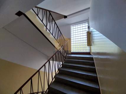 4 pokoje zabudowany balkon parking dwustronne