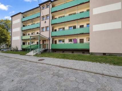 Pierwsze piętro z balkonem, w centrum 