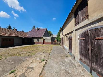 Siedlisko - Mórka / Śrem. Dom budynki gosp.