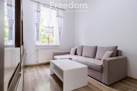 Bezczynszowe - 3 pokoje na pierwszym piętrze