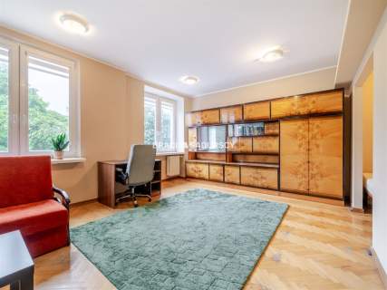 Na sprzedaż/ kawalerka z potencjałem/ 37m2