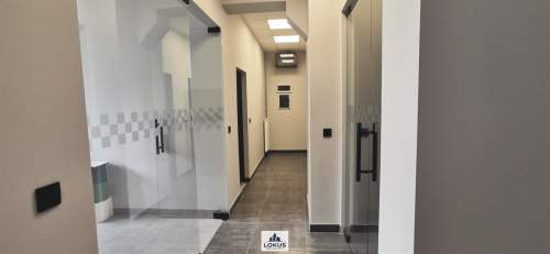 Hala handlowo-magazynowa z biurem parking
