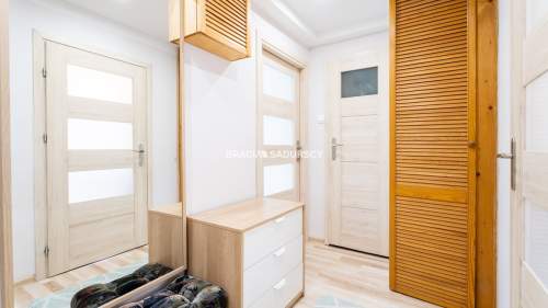ul.Powstańców 2 pokoje, osobna kuchnia, balkon