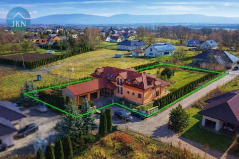 Dom 330 m na 1700 m działki 2 mieszkania