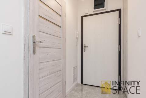 Studio z ogródkiem Parking Bemowo / Chrzanów