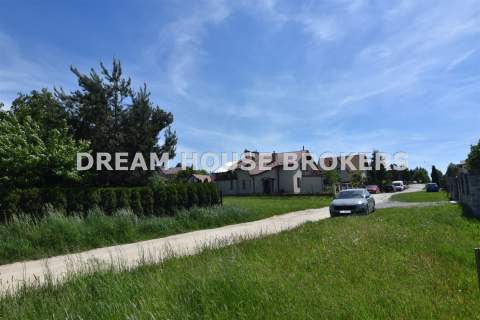 Działki budowlane 8-8-10 ar. w Tarnowie Krzyż 
