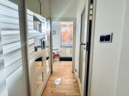 Balkon, parking w cenie, 1minuta do stacji metra