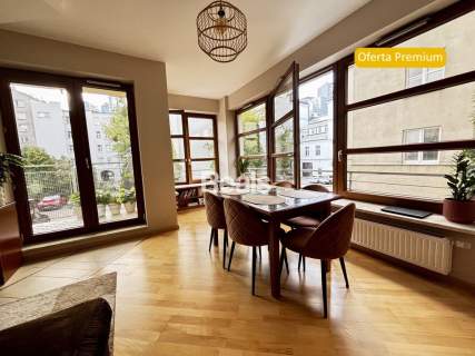 3- pokojowy apartament z balkonem w Centrum.