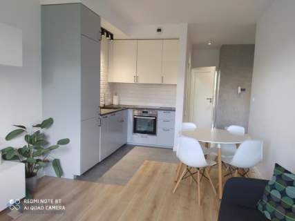 3 pokoje w apartamentowcu z garażem, przy metrze