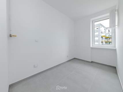3 pokoje/ po generalnym remoncie/ blisko uczelni