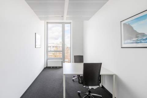 Dostęp do coworkingowej w Regus Diamentum