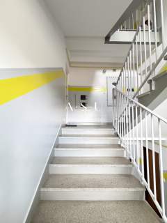 Skrajna 2 poziomy 2 pokoje antresola 22,26m2 