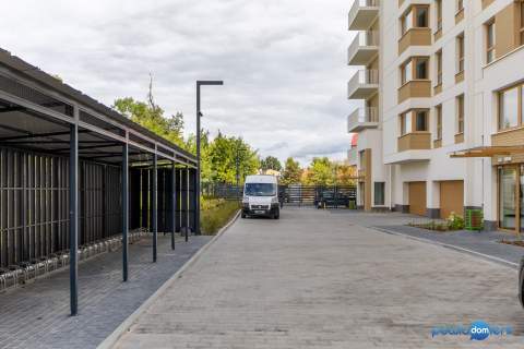 Wyjątkowe nowo wykończone 2 pokoje z dużym balkonem
