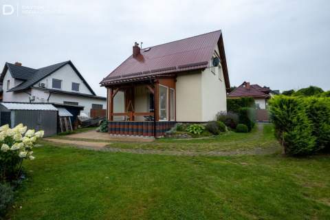 Dom w otoczeniu zieleni z dużą działką Cewice k.
