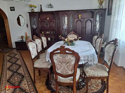 Dom wolnostojący 198m2 w spokojnej okolicy z zadbaną działką