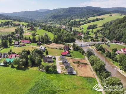 Nowy dom całoroczny 70 m bezpośrednio nad Solinką