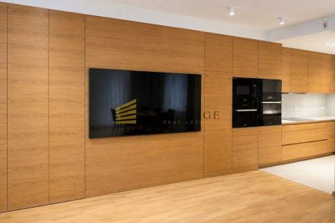Klimatyzowany apartament z widokiem na park Patria