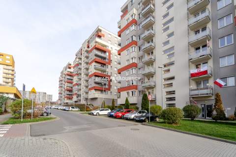 3 pok z osobną kuchnią - 29 Listopada.