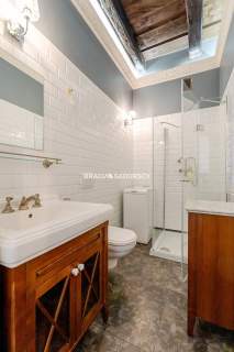 Dwupokojowy apartament z historycznym charakterem