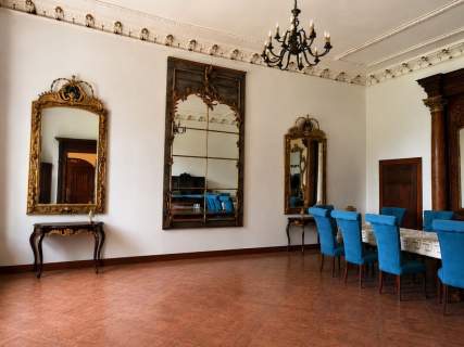 Zabytkowy pałac 1 160 m 2,57 ha parku Wrocław
