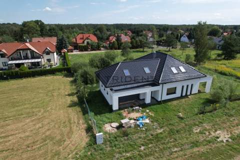 Nowoczesny dom Pompa ciepła Działka 1365 m .