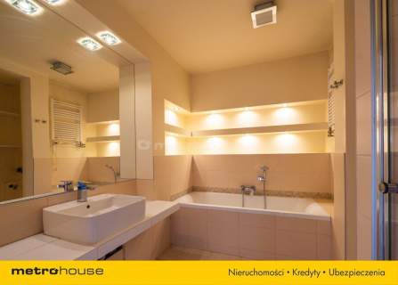 Apartament - 4 pokoje z garażem i balkonem