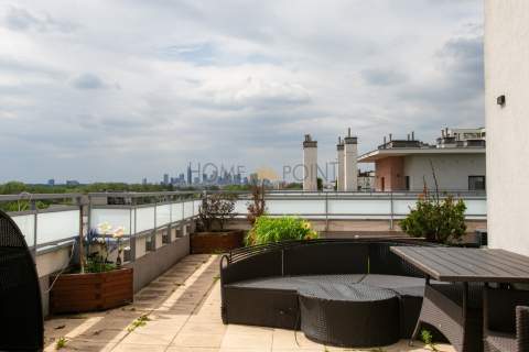 4 pok apartament na ost piętrze z tarasem 160 mkw