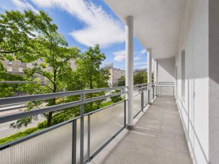 Metro Balkon 11m2 Do wejścia