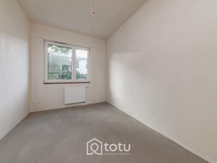 3 pokoje - ul. Kolejowa, m. postojowe, KW
