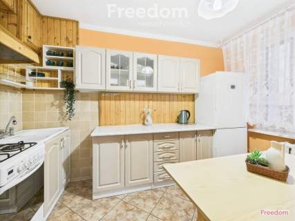 Mieszkanie 3 pok balkon piwnica garaż