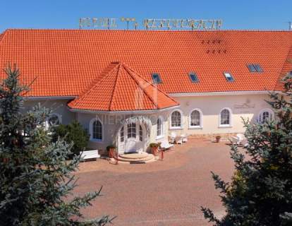 SĘKOWSKI DWÓR - LUKSUSOWY HOTEL, RESTAURACJA I DOM WESELNY, S