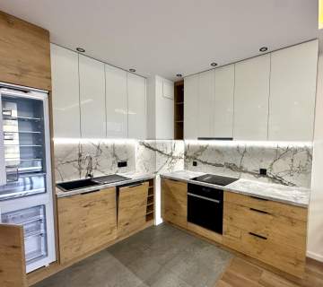 40 m komfortu balkon i garaż