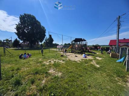 Idzbark-58 sekundy spaceru do Szkoły i Przedszkola