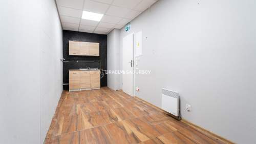 Lokal 135m2 front parter Kurdwanów