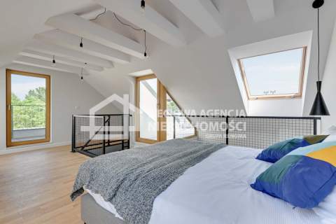 Dwupoziomowy 4-pokojowy apartament w Sopocie