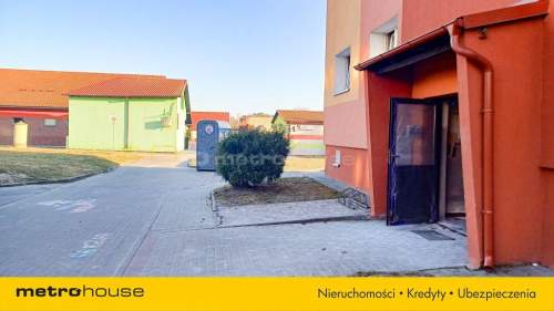 Na sprzedaż 3 pokoje, balkon i piwnica - Debrzno.