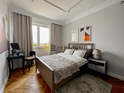 NOWOCZESNY APARTAMENT / Sadyba Best Mall