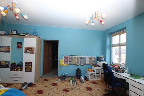 Kamienica przy Starym Rynku w Kole   700m .
