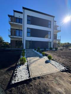 Ostatni apartament nad jeziorem z ogródkiem