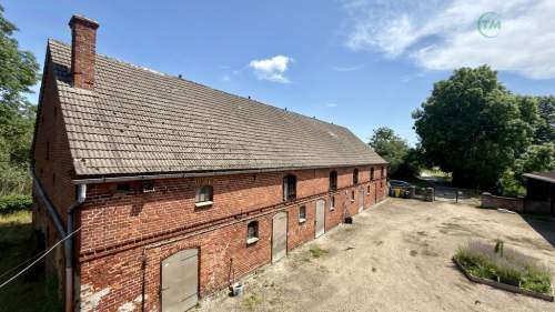 Dom z zabudową folwarczną 20 minut od Kołobrzegu
